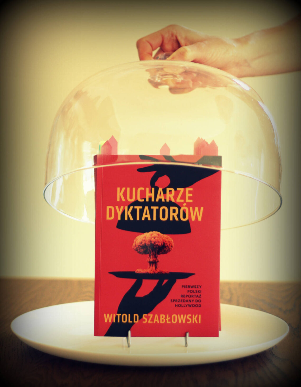 Kucharze-dyktatorow-Witold-Szablowski-recenzja-Jak-nakarmic-dyktatora
